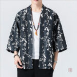 Veste kimono homme, design Kanji en noir élégant