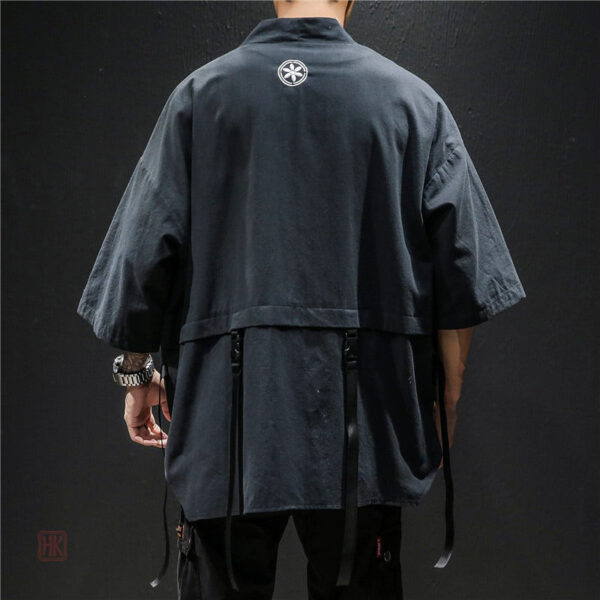 Kimono noir pour homme, idéal pour un look moderne