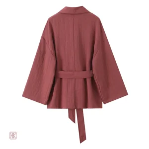 Veste rose fluide, ajoutée à la collection féminine chic