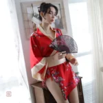 Kimono féminin en soie, idéal pour des occasions spéciales