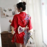 Veste kimono chic en soie, parfaite pour l'été et les soirées