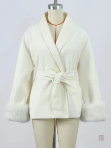 Kimono féminin élégant avec motifs modernes