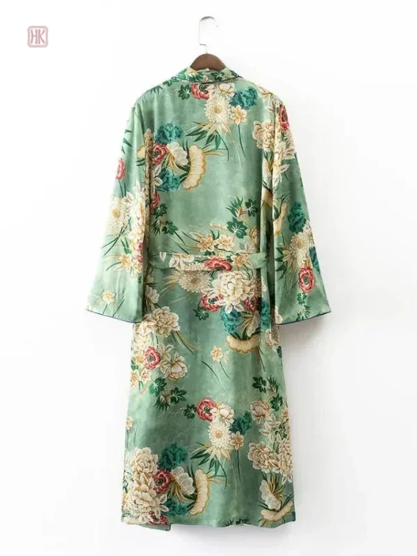 Kimono féminin avec une coupe ample et confortable