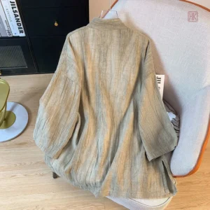 Veste kimono légère et élégante en teinte beige vintage