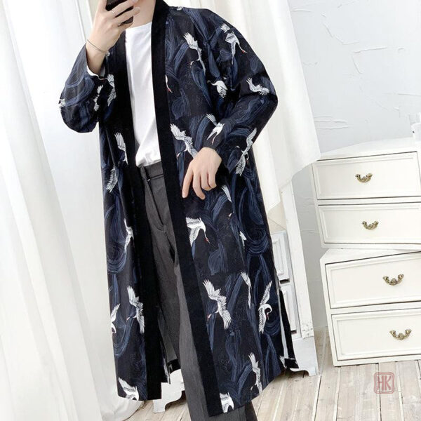 Longue veste kimono avec design élégant de grues