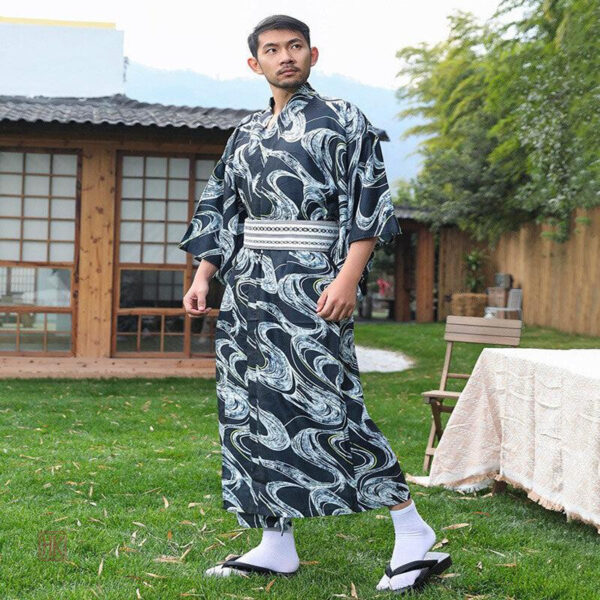 Vêtement de nuit japonais, yukata homme avec motifs classiques